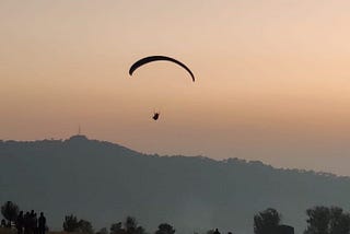 Fly like a bird — Everything you need to know about taking a Paragliding Course in India.