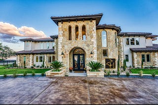 Build Your Luxury Home with a Trusted Custom Home Builder in Lake Travis, TX