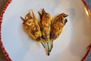 Baked Ricotta-Filled Zucchini Flowers: A VEGETARIAN Twist on the Recipe by “Il Cucchiaio d’Argento”