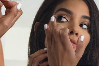 What to Look for When Choosing Contact Lenses