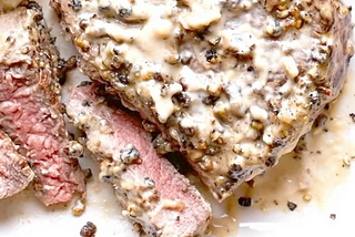 Filet Mignons With Pepper Cream Sauce — French
