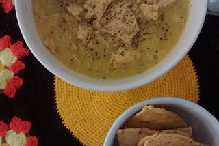 Sopa de tortilla ( ligera y sin gluten)