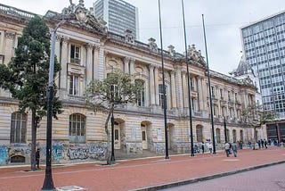 BOG25: Ensayos sobre la felicidad ¿Promesa o propaganda?