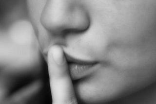 La Psicologia del Silenzio in un mondo Rumoroso