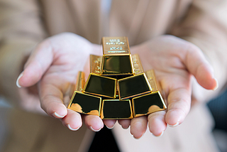 Gold Keeps Setting New Record Prices. So Where Are the Investors?