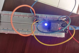 ESP32 : Simple Input/Output(I/O)