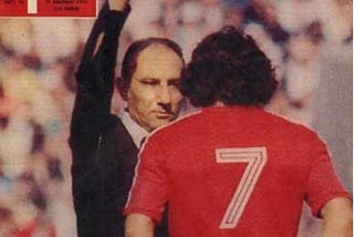 Mundial 1930 y 1974, De las Casas y Caszely