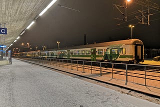 Juna jäi asemalle