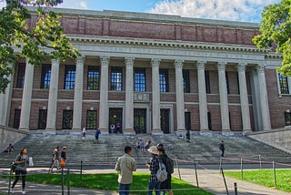 We interviewed students and professors across Harvard for their perspective on moving classes…