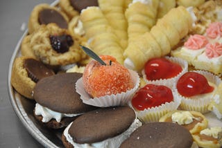 Tray of Italian wedding cookies; image respectfully borrowed from Lindsay Ann Loft.