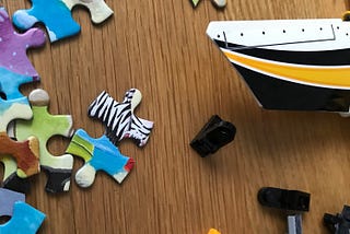 Programming, between puzzle and Lego
