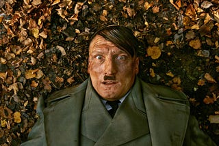“I can work with this.” Thoughts on the satirical comedy “Look who’s back”