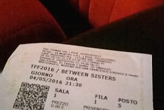 BETWEEN SISTERS: uno spaccato dal sapore dolce-amaro della vita di Ornella e Teresa Boldrini.