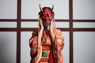 The Onnagata’s Performance