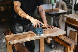 How to Apply Melamine Polish on Wood