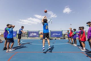 Jr. NBA aterrizando en Abu Dhabi y llevando consigo a OWQLO