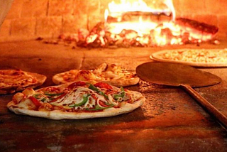 How to Eat Pizza Like a True Italian