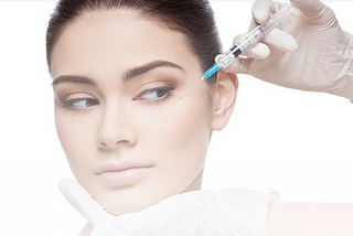 Want To Refresh Your Eyebrow Aesthetics? Learn About Non-Invasive Eyebrow Lift Options