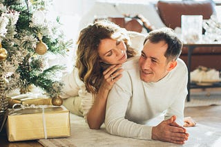 Make the Yuletide Straight