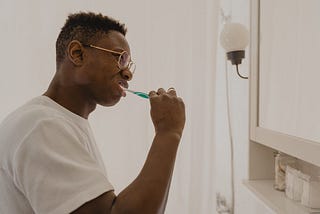 7 Mistakes To Avoid When Brushing Your Teeth