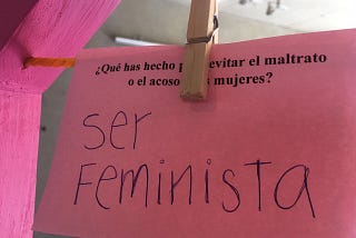 Tendiendo el tendedero entre libros