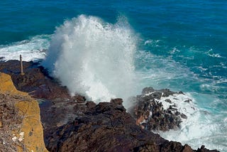 Discovering the awesomeness sight of the Halona Blowhole Lookout: A Oahu, Hawaii Hidden Gem.