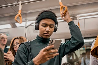 Navigating Love and Privacy Online: An Expert’s Take on Dating Apps and Modern Connection