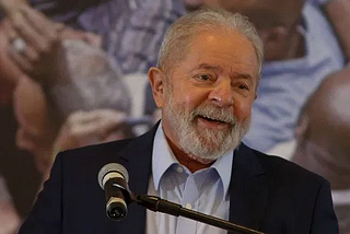 Terrorismo é tachar Lula de radical e extremista. Mas a imprensa fez essa mentira virar “verdade”.