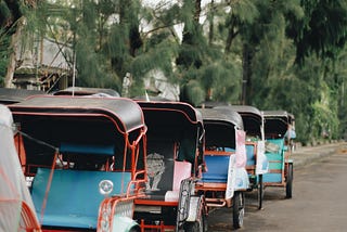 Being Grateful Amidst Uncertainties in Everyday Life: Lesson Learned from a Trishaw Driver