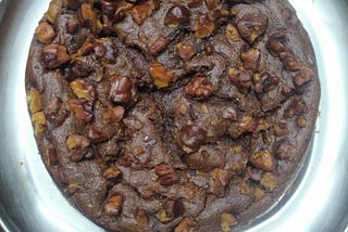 How to make a toddler-friendly banana cake without an oven?
