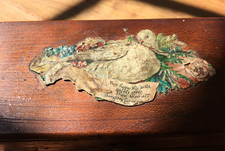 photo of a decoration on a wooden box