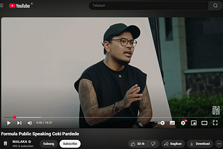Coki Pardede di dalam kontennya di Malaka Project
