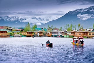 Culture of Kashmir : Exploring the Vibrant Tradition, Art, Music, Food and Festivals