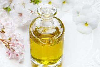 Enhanced Hydration with Natural Oils: Your Guide to Supple, Radiant Skin