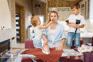 7 Easy Ways For Stay-at-Home Moms To Make Some Extra Dough Without Going Nuts
