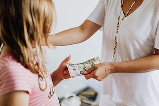 Seven Best Ways to Teach Your Kids the Art of Money Management Without Even Making Them Realize