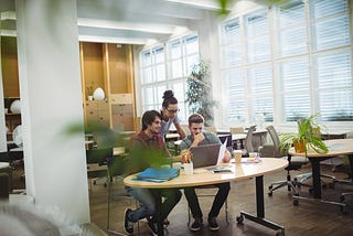 Hiring Devs: The Lone Wolf (Freelancer) or the Pack (Augmented Team)?