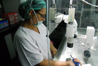 How to become an Embryologist?