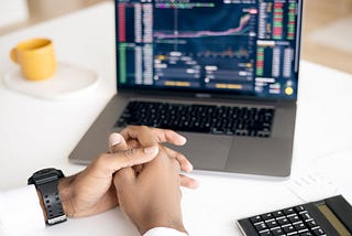 Επενδύσεις και Μετοχές: Οδηγός για Αρχάριους και Έμπειρους Επενδυτές