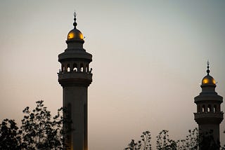 Ilusi Menara Gading