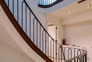 Elegance Of Closed Stringer Stairs With Elite Staircases