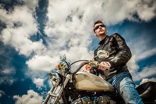 7 things to keep in mind when buying a motorcycle jacket