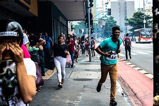 Polícia ataca imprensa durante protesto contra aumento das passagens