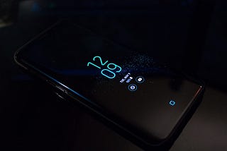 Samsung Phone displaying the time