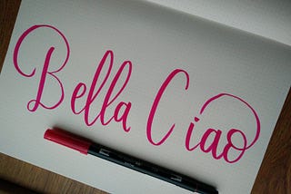 Rant sobre la casa de papel.
