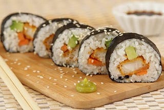 Fish sushi rolls 🍣