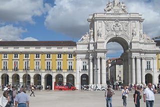 Moving to Portugal — An immigrant experience of Lisbon, Part I (by Lisa Morrow & Kim Hewett)