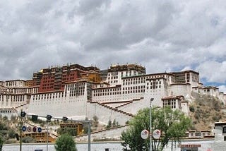 Tibetan Potala and Indian Potala // On the two “addresses” of Avalokiteśvara