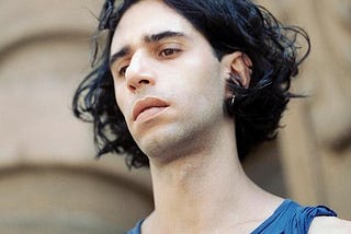 Thiago Pethit fala sobre inspiração do novo disco: ‘Vejo um país mais melancólico e paranóico
