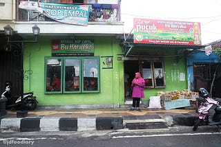 Kebahagiaan Bernama Sop Empal